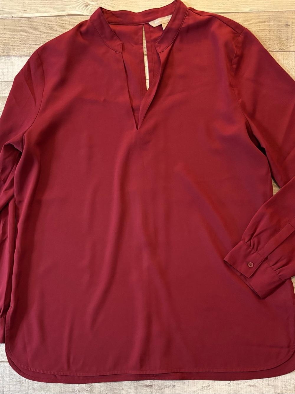 Banana Republic Women’s Burgundy Long Sleeve Tunic Blouse – Size L